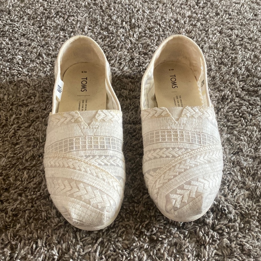 Toms shoes